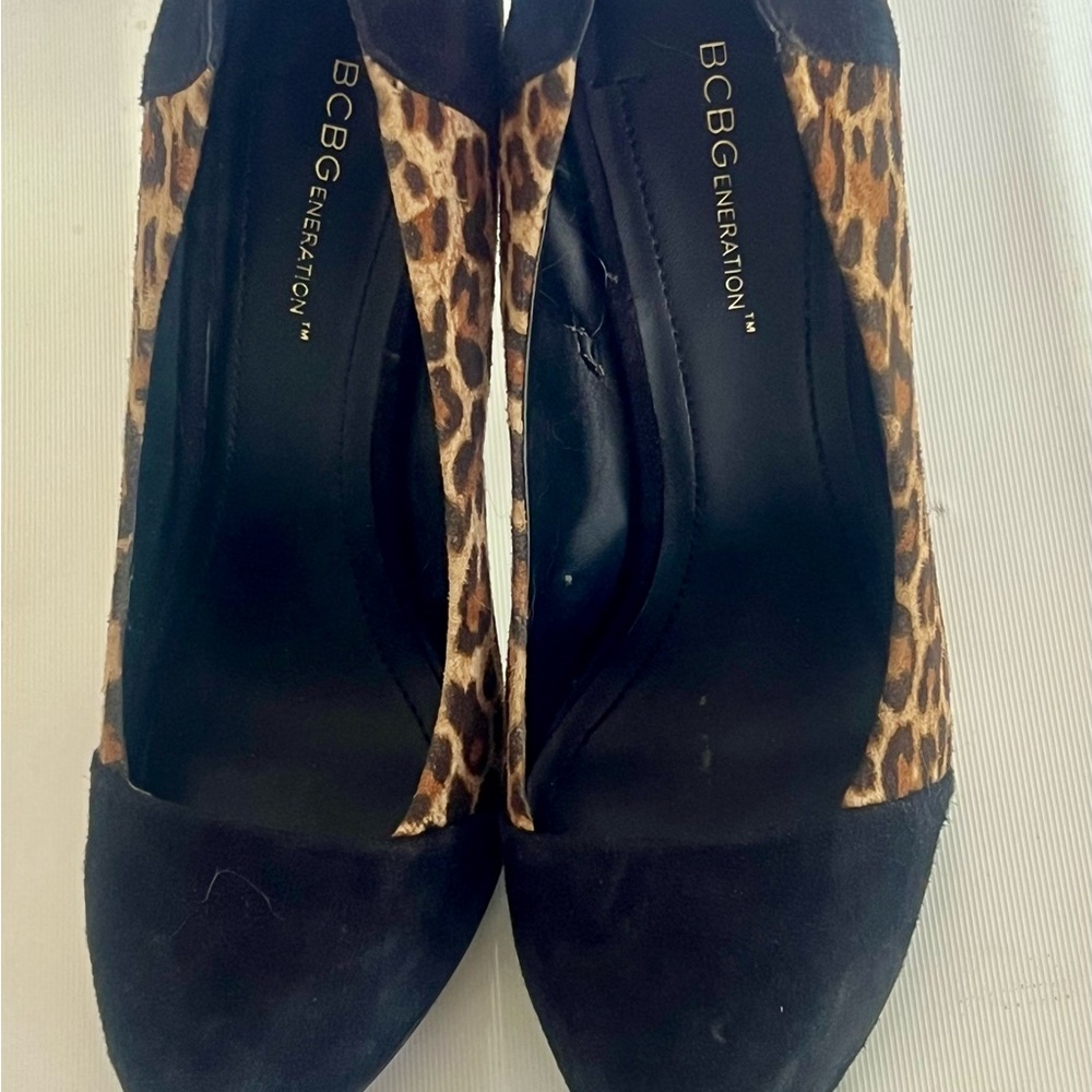 BCBG Paulas Black Leopard Print Suede Leather Pump Platform Heel Size 8 1/2